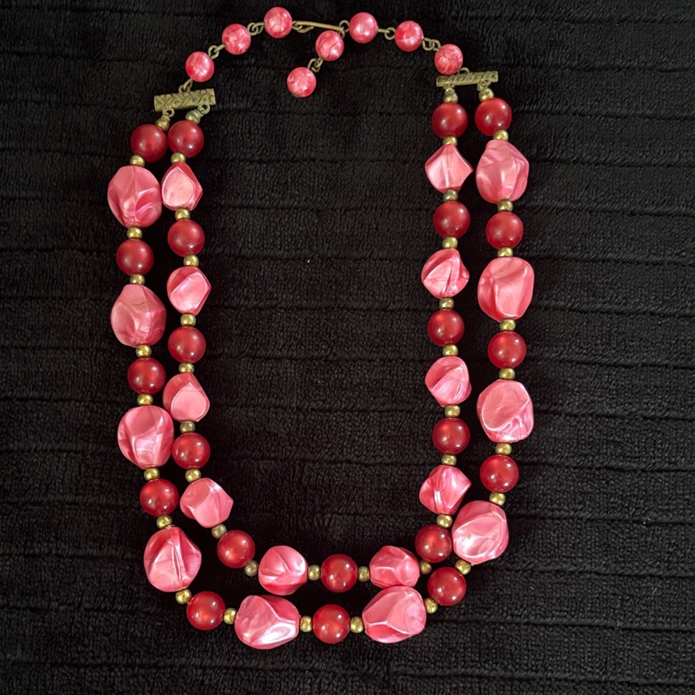 Elegant pink, red, gold 13” Beaded Necklace w 2” extender